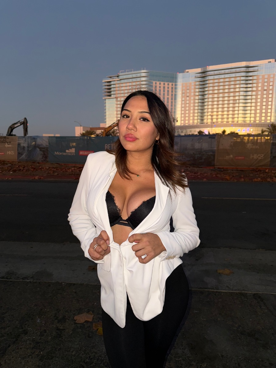 Take a pause and enjoy Ali Cruz — streaming from Shymkent