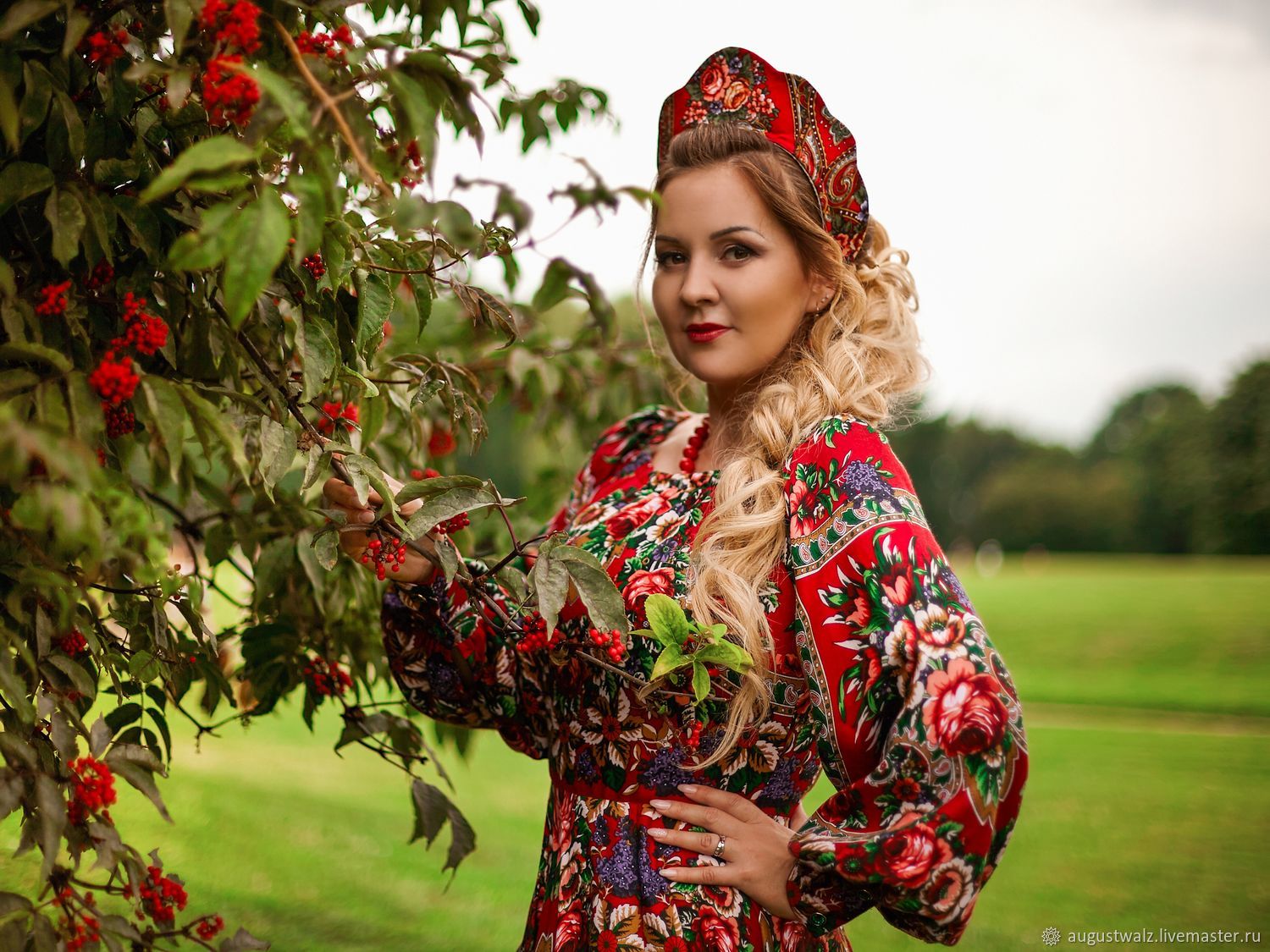 Women in Slavic costumes in Shymkent