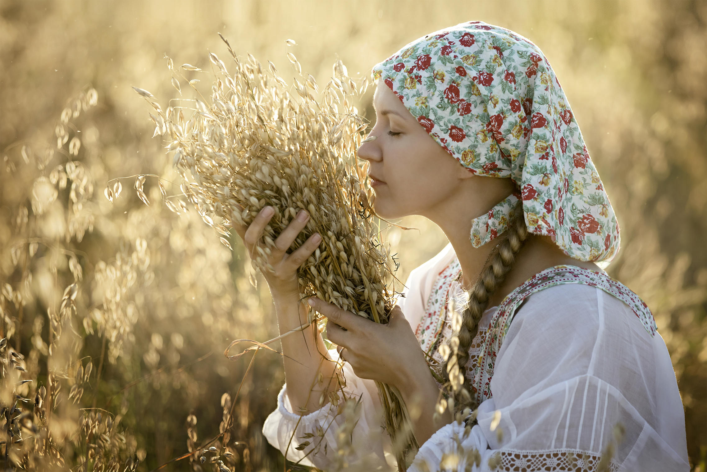 Photo Women in Slavic costumes in Shymkent