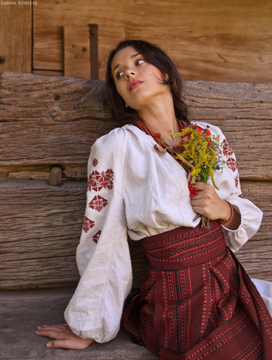 Girls in Slavic costumes in Shymkent