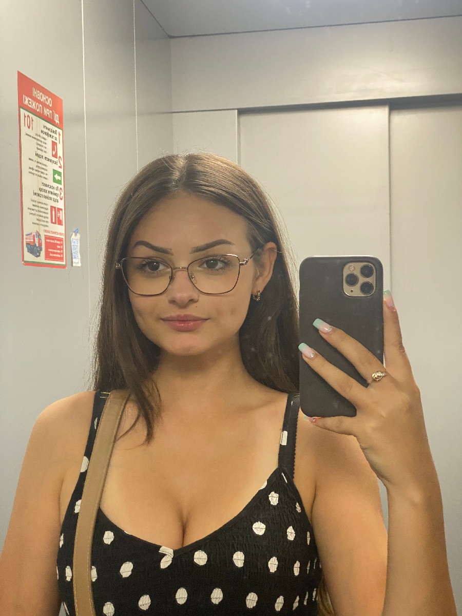 Sexy model Stacy in Shymkent